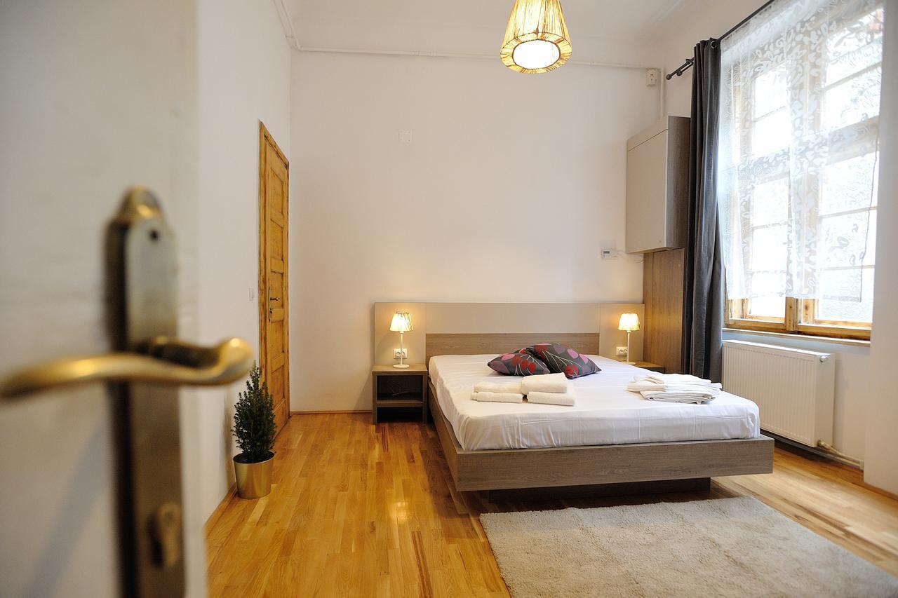 Dinicu Residence - Central Location 布拉索夫 外观 照片